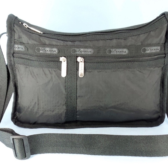 Lesportsac Bags Lesportsac Deluxe Everyday Bag Shoulder Crossbody Poshmark